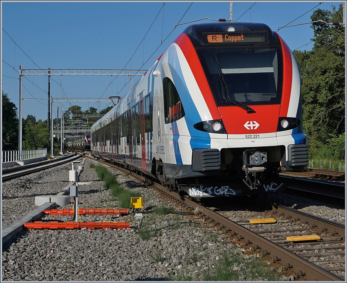 The SBB RABe 522 221 (Léman Express) in Chambésy.

19.06.2018
