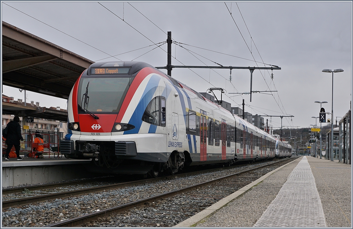 The SBB RABe 522 223 and an other one in Annecy are waiting his departure to Coppet.


13.02.2020