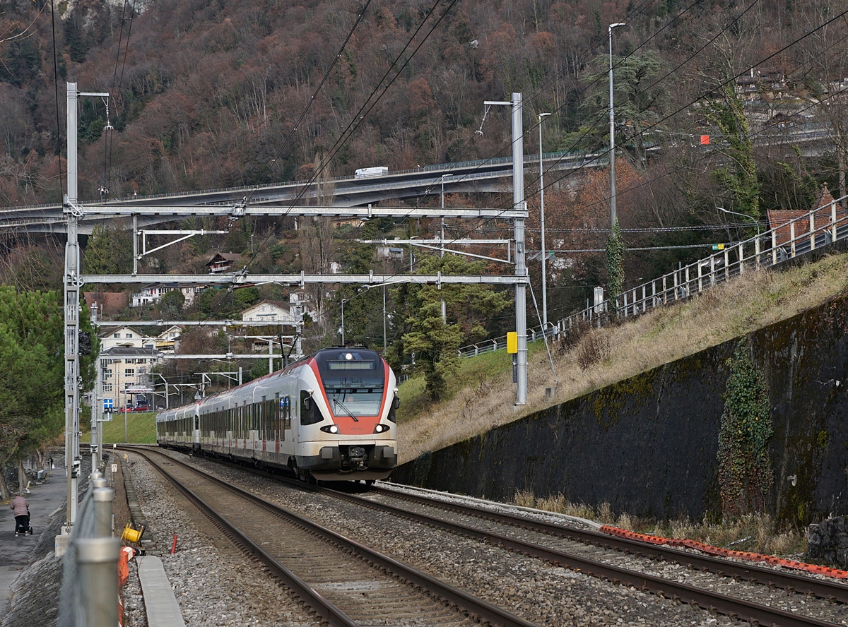 The SBB RABe 523 019 and an other one on the way to Bex by Villenveuve.

03.01.2022