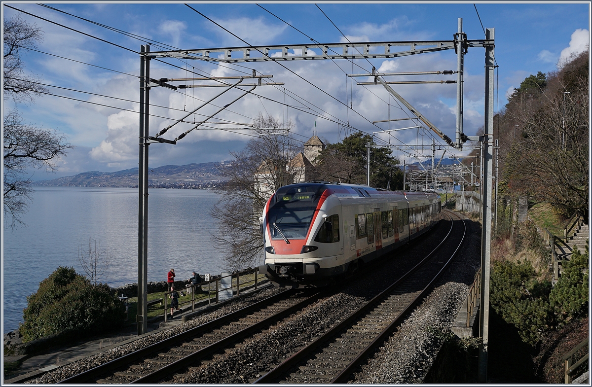 The SBB RABe 523 024 by the Castle of Chillon.
03.02.2018