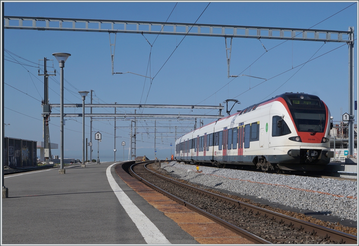 The SBB RABE 523 030 on the new track 1 in Cully.

01.04.2021 