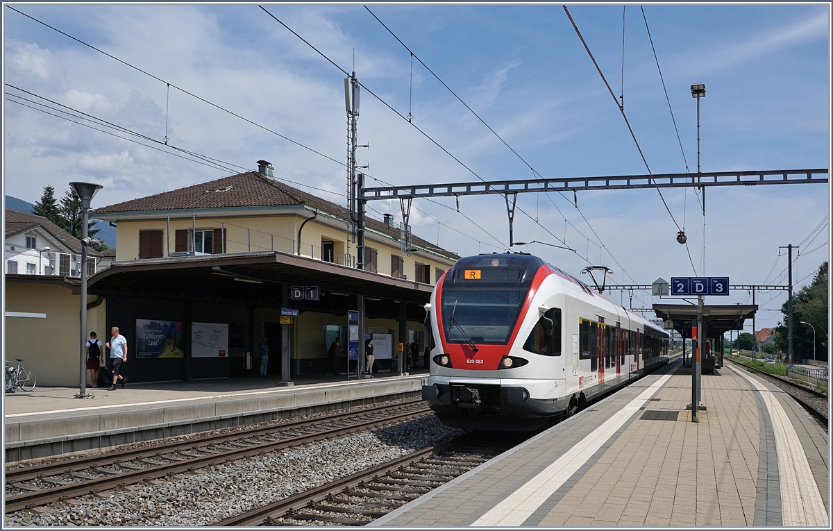The SBB RABe 523 053 by his stop in Grenchen Süd. 

22.07.2019