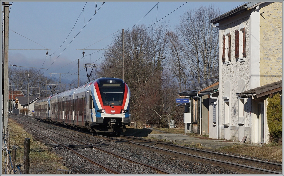 The SBB RABe LEX 522 229 and 226 in St-Laurent on the way to Annecy. 

12.02.2022