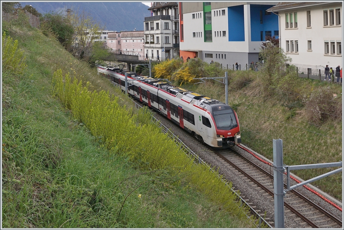 The SBB RBDe 523 113 is arriving at Montreux.

12.04.2022