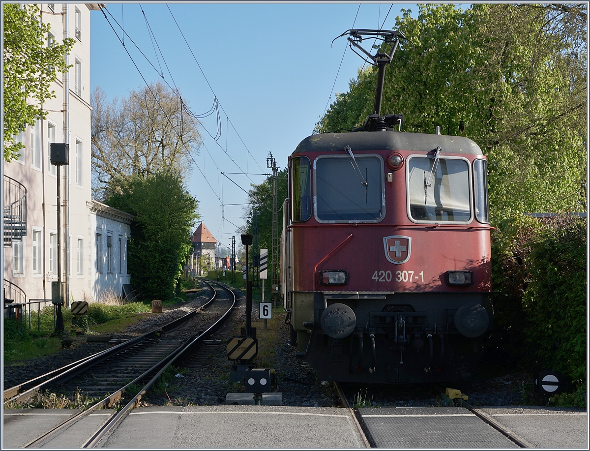 The SBB Re 420 307-1 and 430 353-3 in Konstanz. 24.04.2017