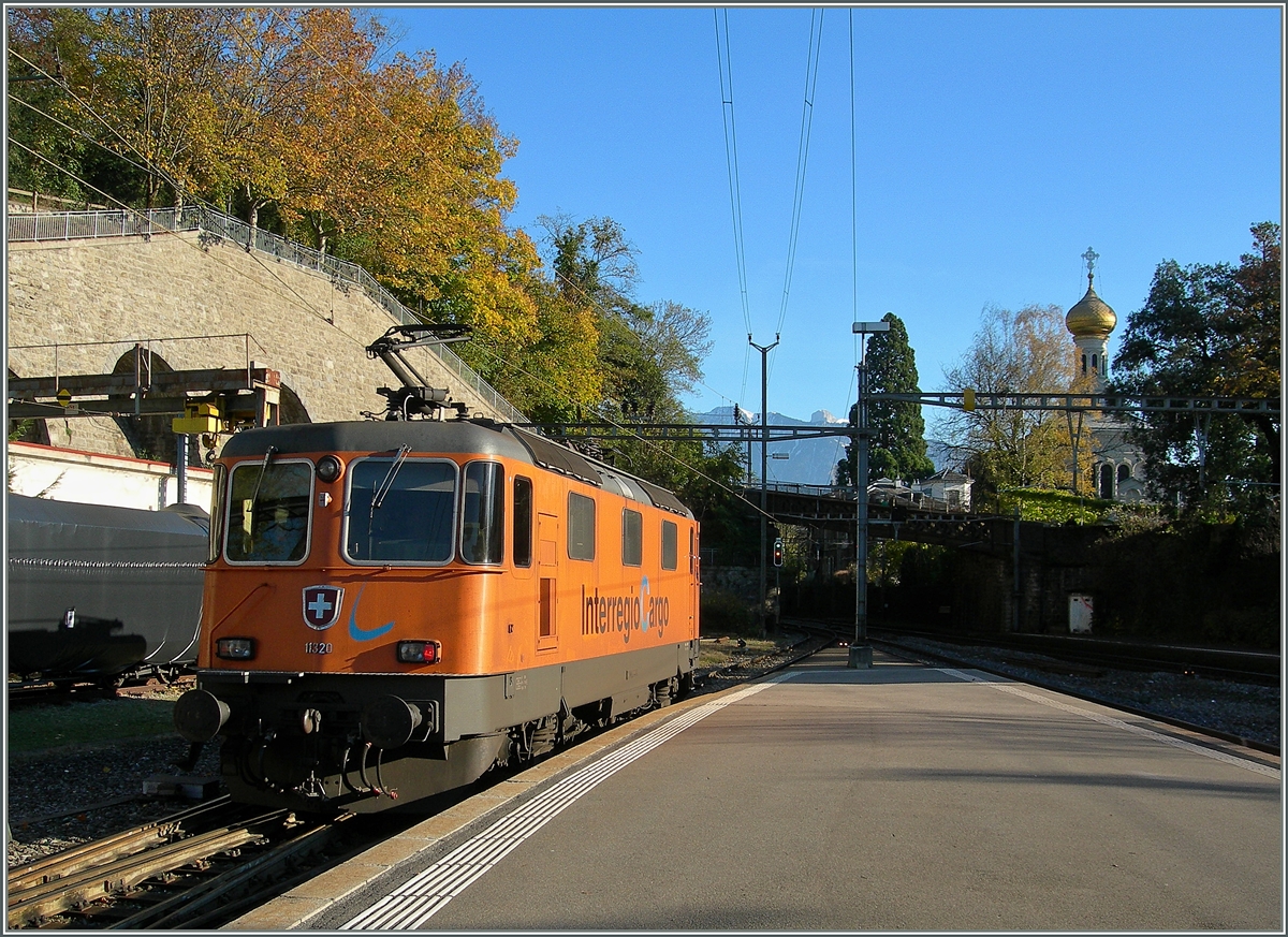 The SBB Re 4/4 II 11320 in Vevey. 12. 11.2013