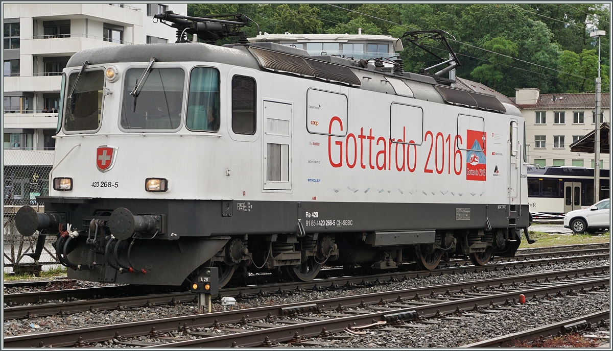 The SBB Re 4/4 II  Erstfeld  (Re 420268-5) in Vevey. 
17.06.2016