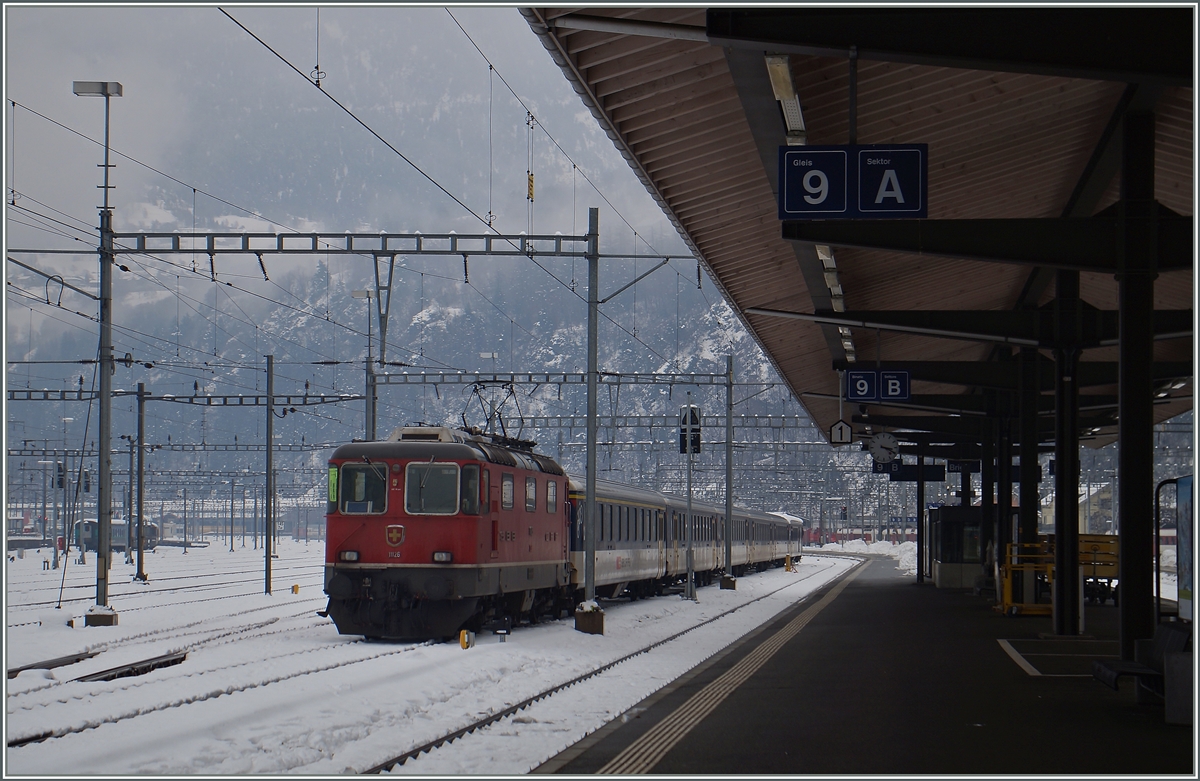 The SBB Re 4/4 II 1116 in Brig.
08.01.2016