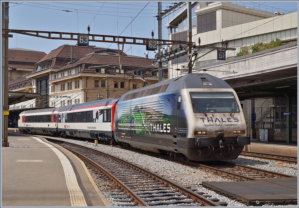 The SBB Re 460 005-2 with a Test-Train in Lausanne.
28.05.2018