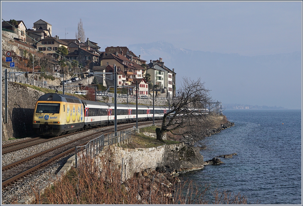 The SBB Re 460 024-4 with an IR to Brig by St Saphorin. 

06.02.2018