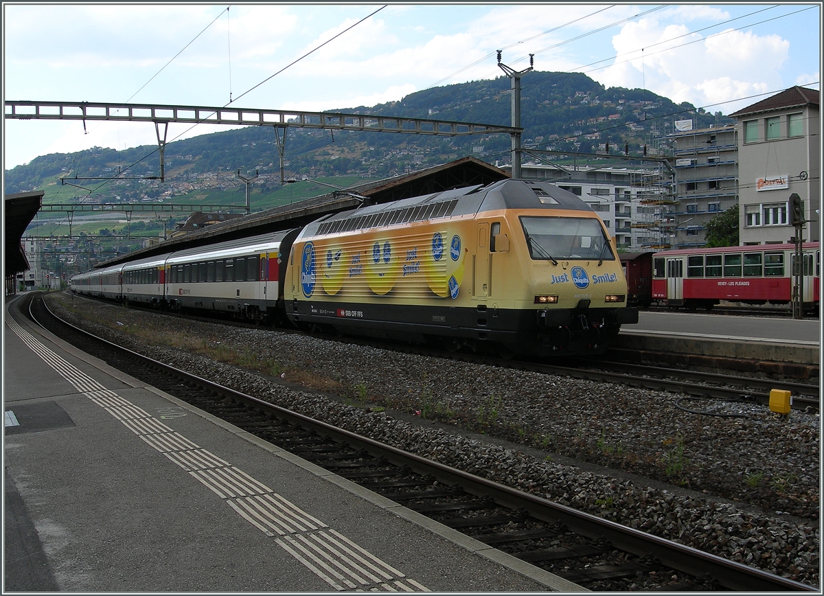 The SBB Re 460 028-2 with IR 1729 from Geneva Airport to Brig in Vevey 
19.07.2015