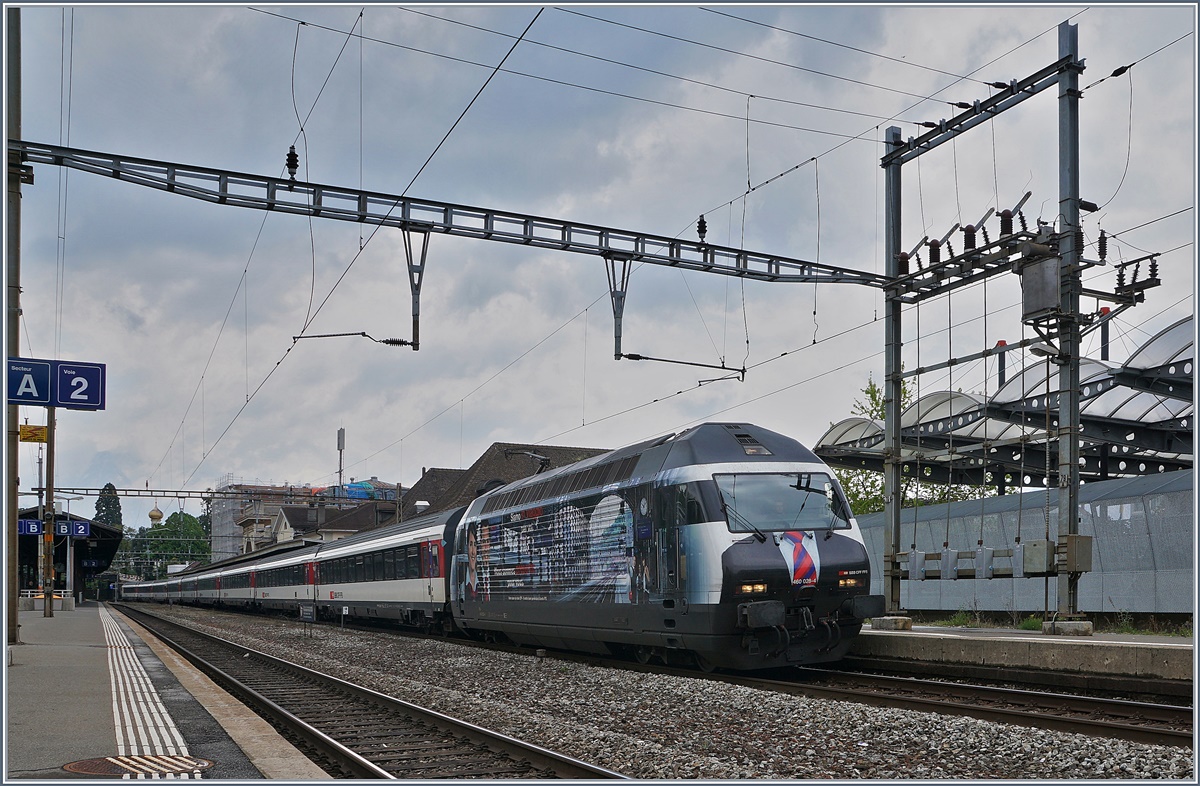 The SBB Re 460 028-4 in Vevey.
28.04.2017