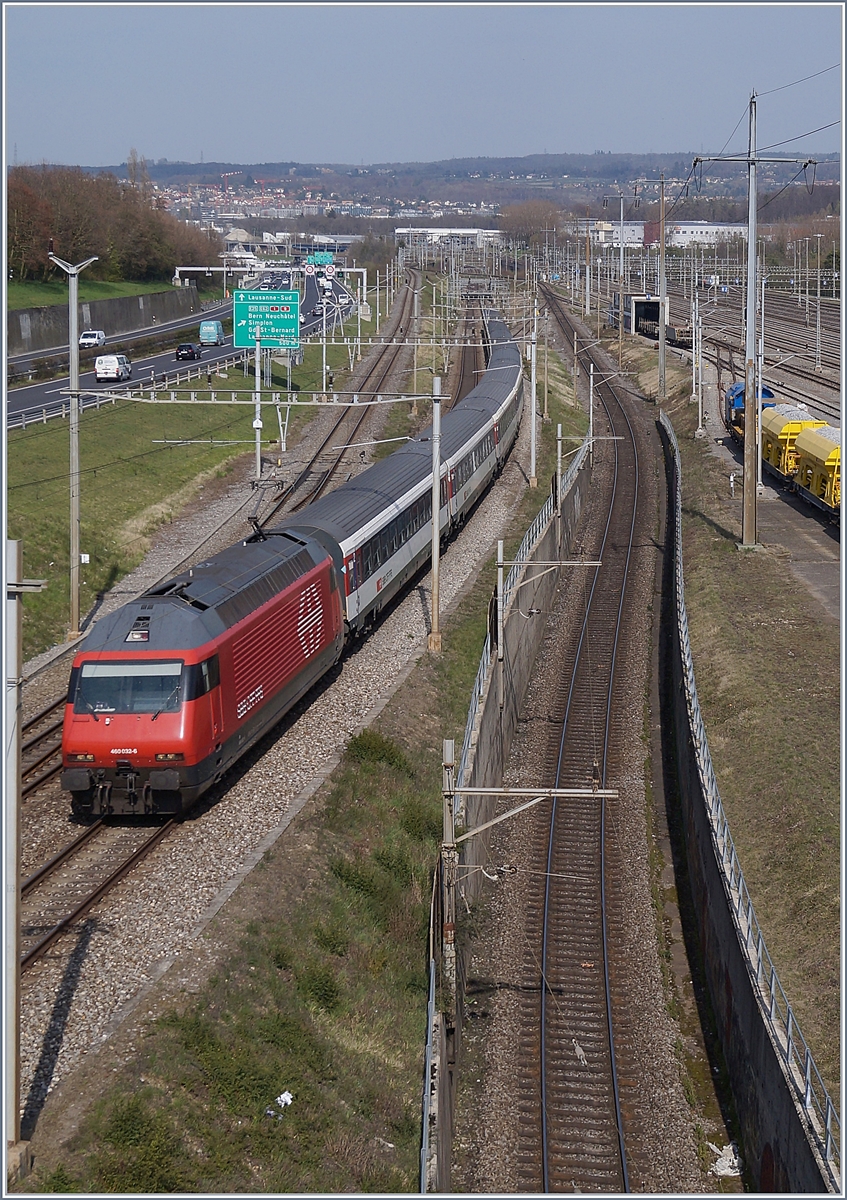 The SBB Re 460 032-6 wiht an IR to Brig by the Denges-Echandens Station.

02.04.2019