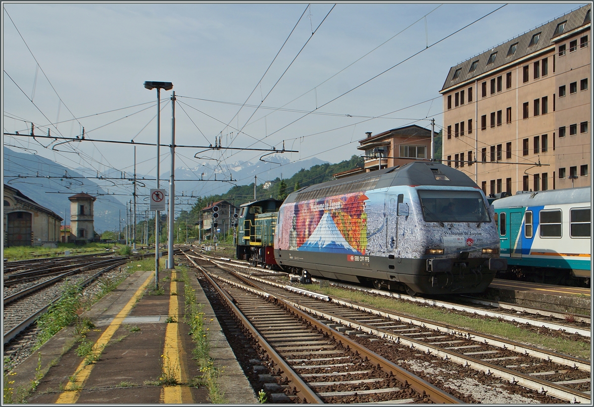 The SBB Re 460 036-7 in Domodossola.
13.05.2015