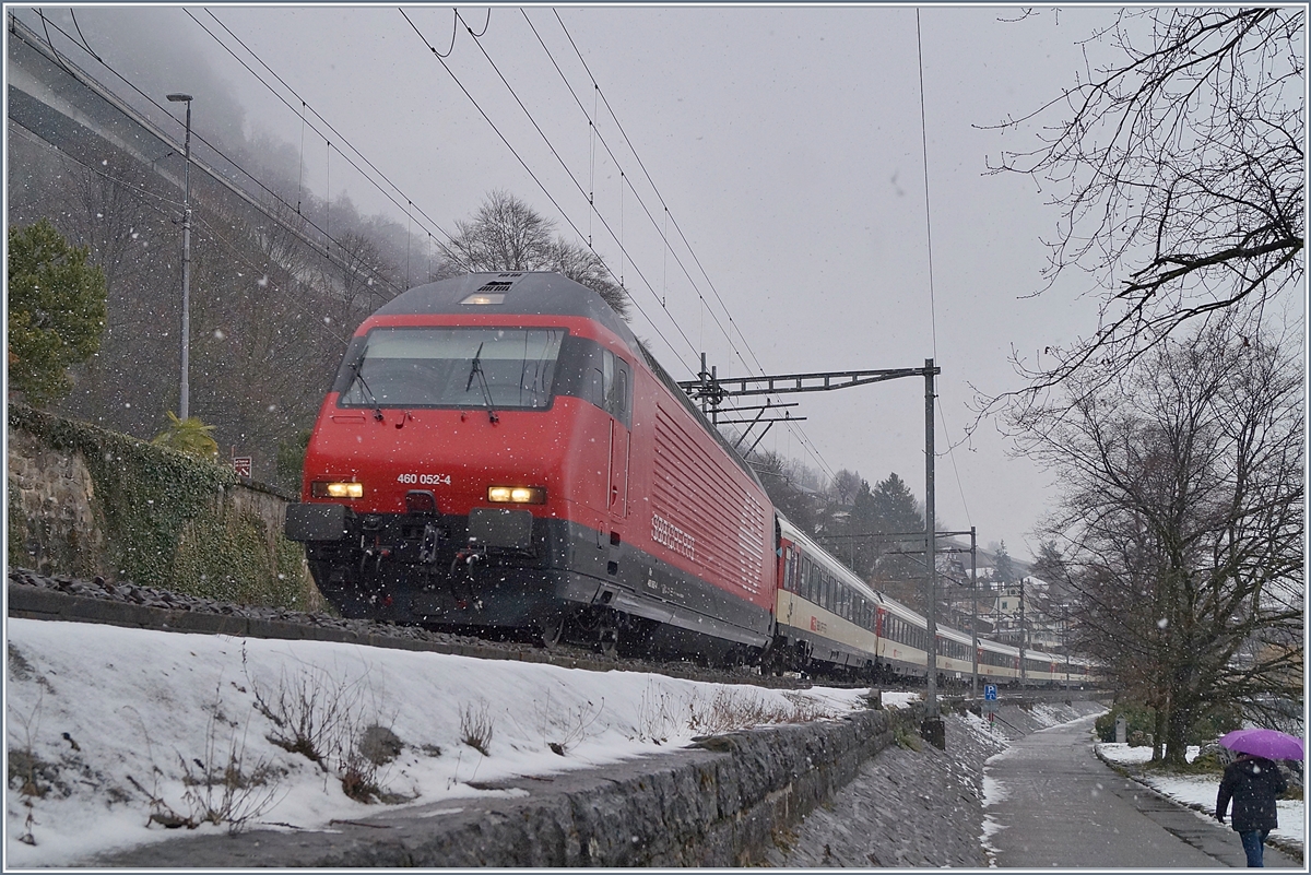 The SBB Re 460 052-4 with an IR by Villeneuve.
03.03.2018