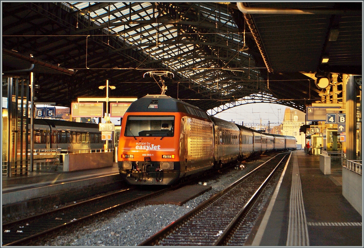 The SBB Re 460 063-1  EASY JET  in Lausanne.
02.11.2014