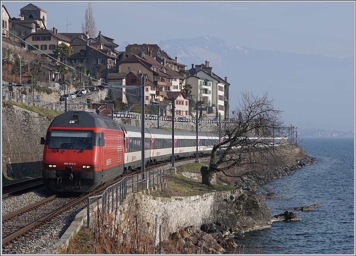 The SBB Re 460 072-2 wiht an IR from Brig to Geneva by St Saphorin.
06.02.2018