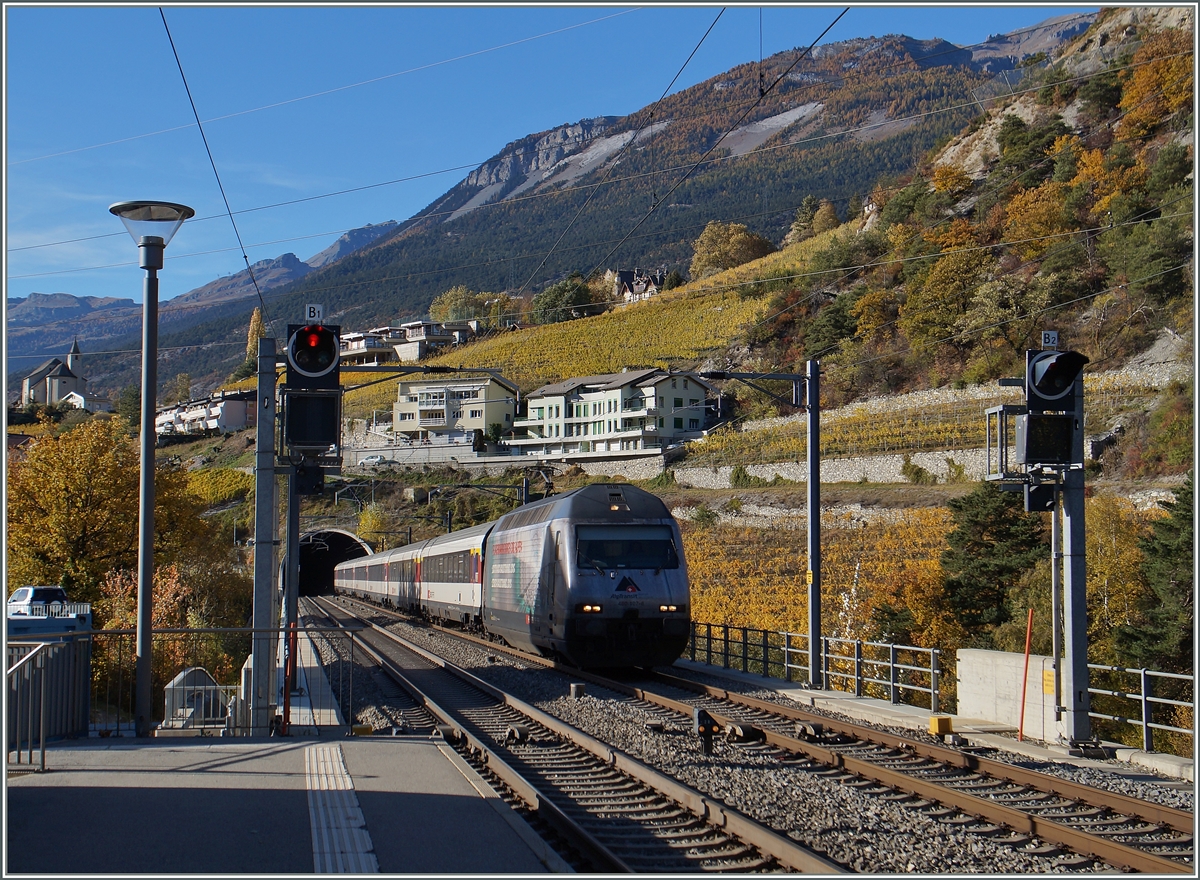 The SBB Re 460  Alp transit  with an IR in Leuk.
26.10.2015