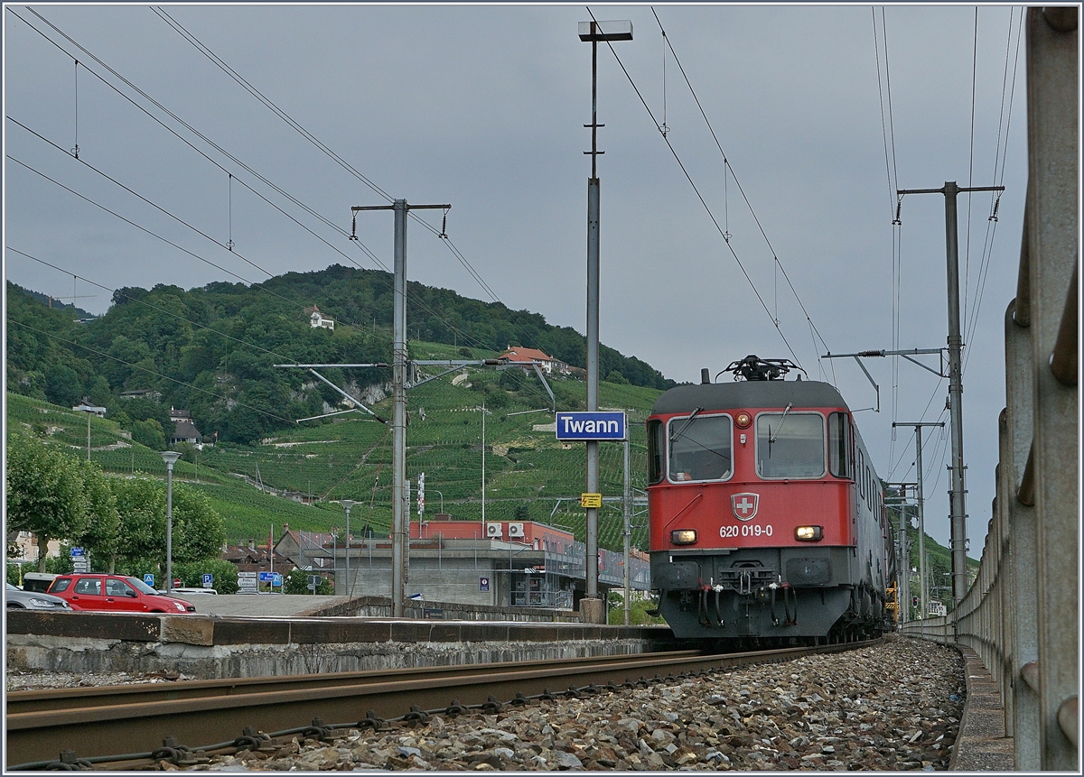 The SBB Re 620 019-0 in Twann.
31.07.2017