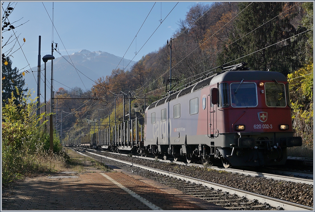 The SBB Re 620 032-3 in Preglia.
21.11.2017