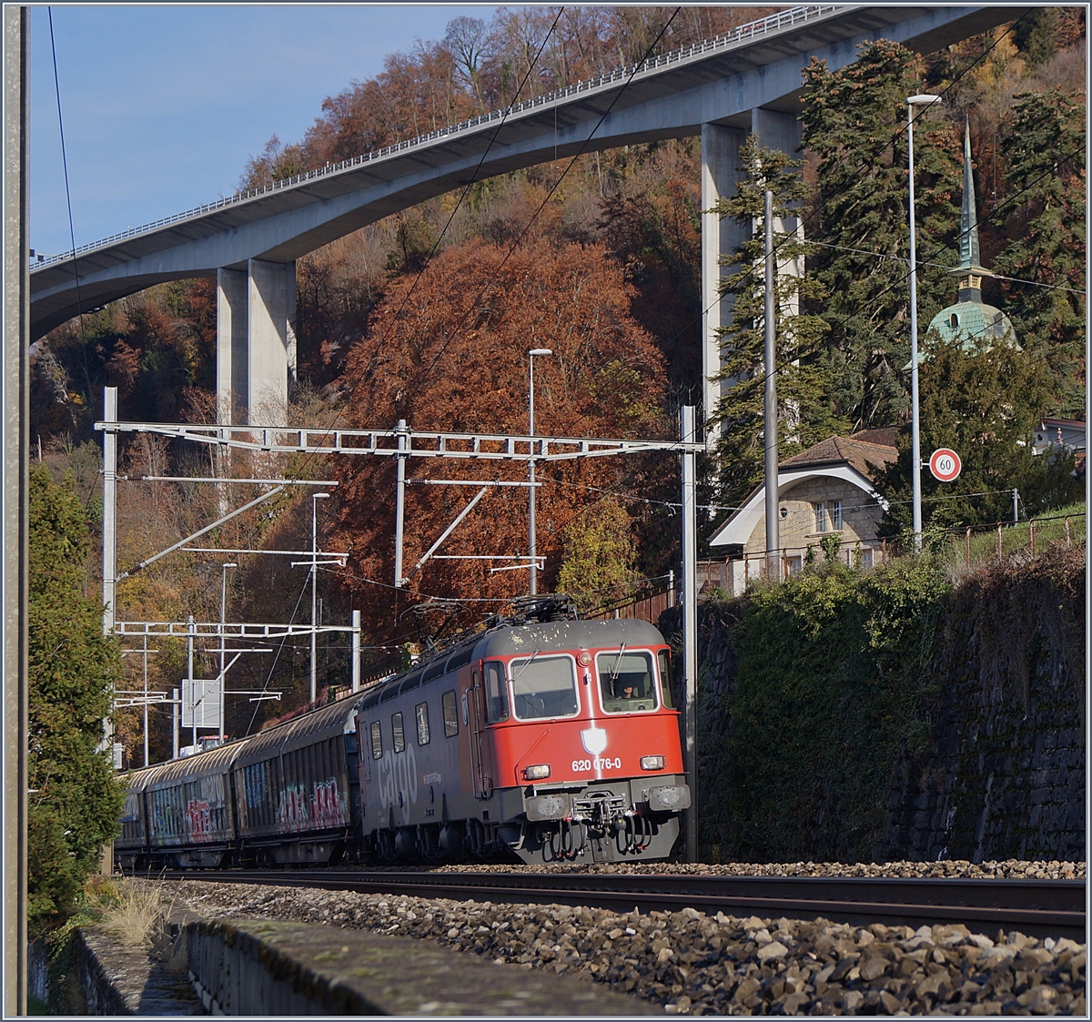 The SBB Re 620 076-0 by Villeneuve.
28.11.2018