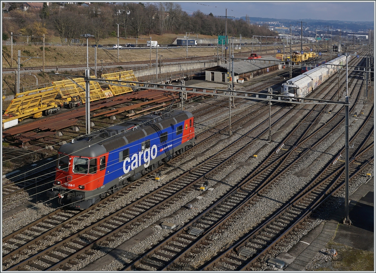 The SBB Re 6/6 11614 (Re 620 014-1)  Meilen in the Lausanne Triage Station.

04.02.2022