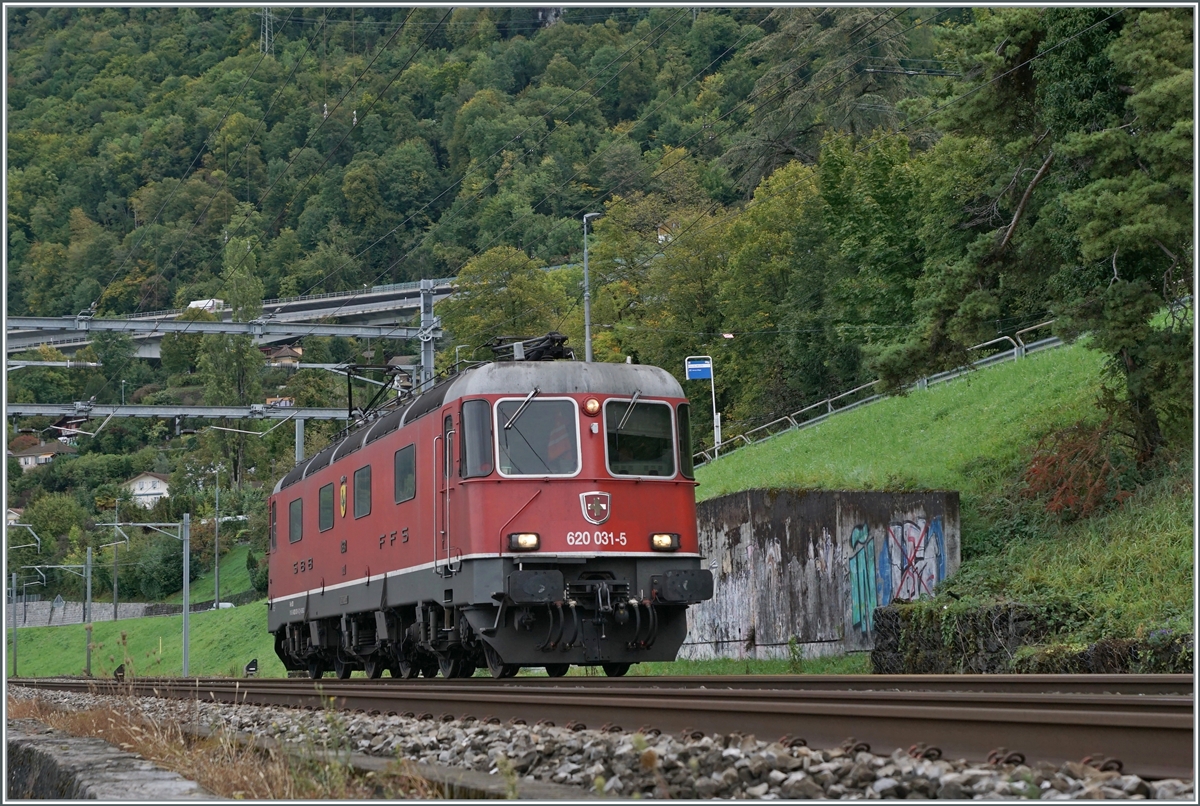 The SBB Re 6/6 11631 (Re 620  031-5)  Dulliken  by Villeneuve ont the way to Aigle. 

30.09.2022