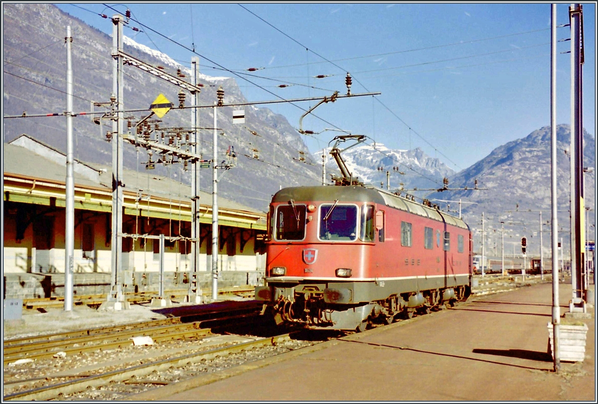 The SBB Re 6/6 11634 in Domodossola.

Spring 1998