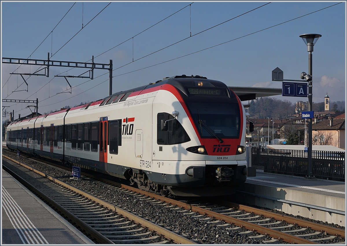 The SBB TILO Flirt RABe 524 014 by his stop in Stabio.
16.01.2018