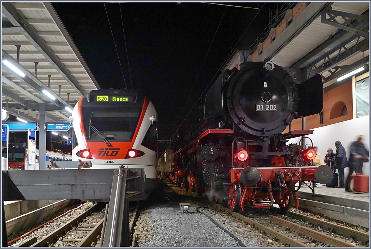 The SBB TILO RABe 524 002 and the 01 202 in Locarno.
20.02.2018