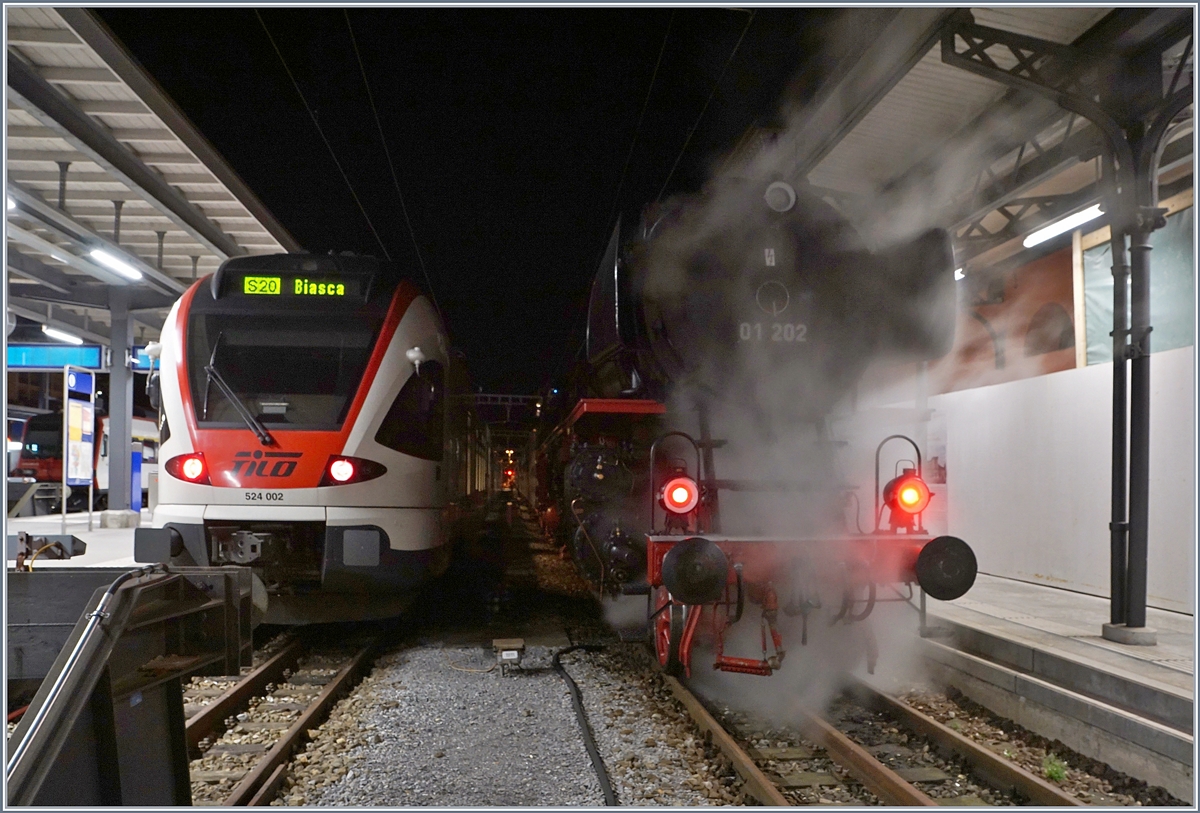 The SBB TILO RABe 524 002 and the 01 202 in Locarno.
20.02.2018