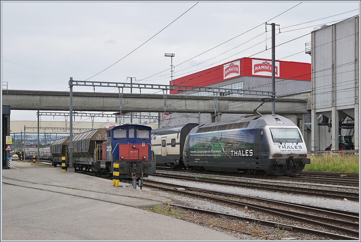 The SBB Tm 232 and the SBB Re 460  Thales  in Sursee.
24.06.2018