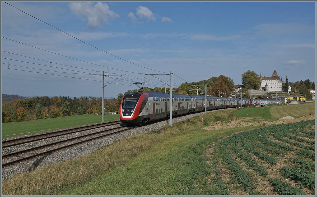 The SBB  Twindexx  RABe 502 213-7 and RABDe 009-9 (City of St Gallen) on the way to Genève by Oron. 

22. Okt. 2020