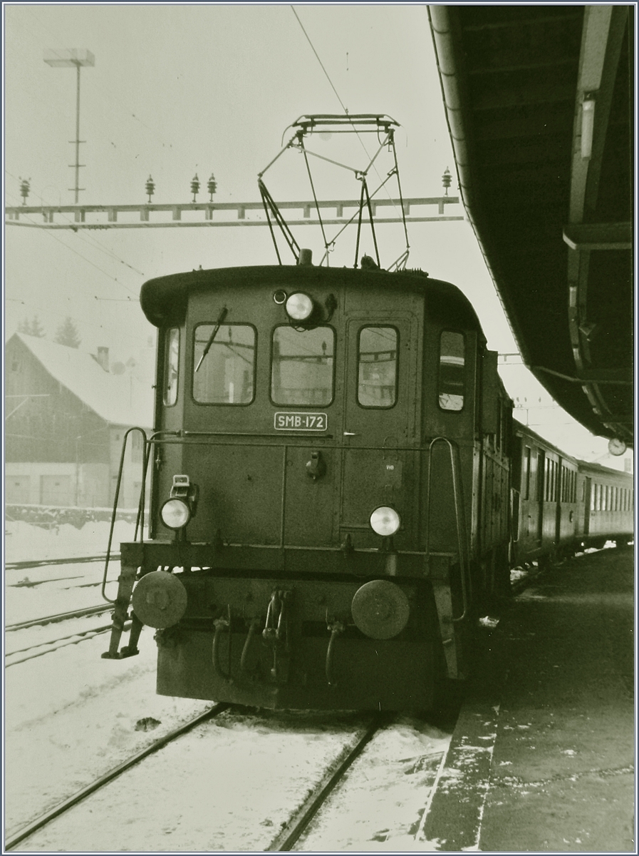 The SMB Be 4/4 172 wiht a local train to Solothurn in Moutier. 

Analog picture from the 17.01.1985