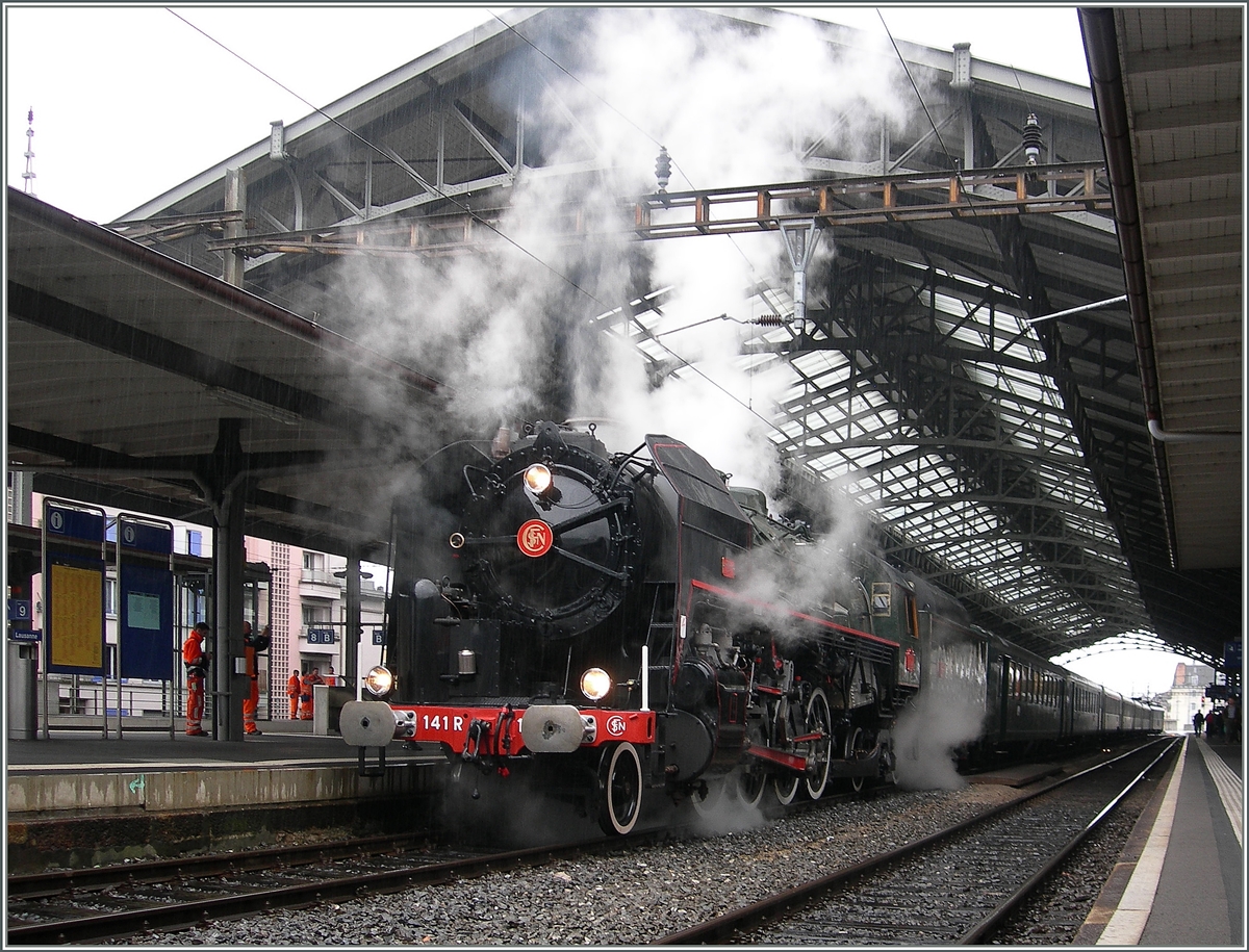 The SNCF 141.R.1244 in Lausanne. 
08.10.2011