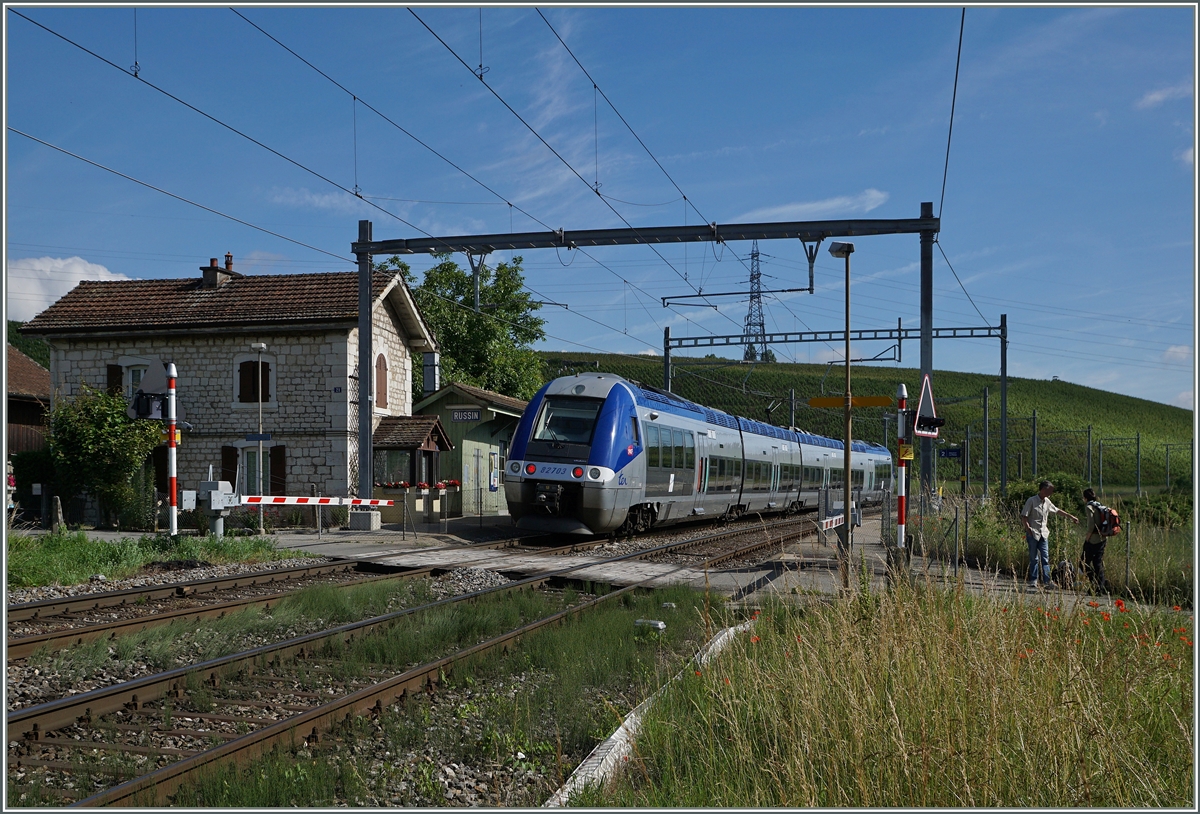The SNCF  B 82703 on the way to Geneva by Russin. 

20.06.2016