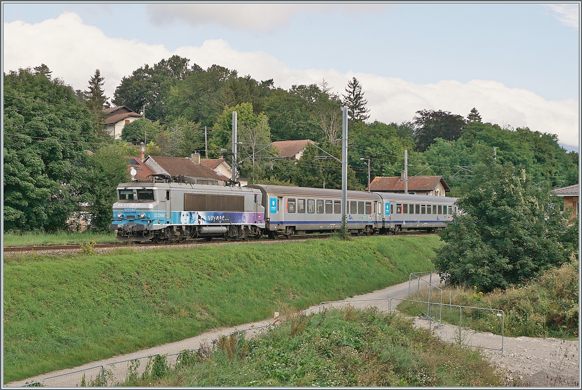 The SNCF BB 22266 (91 87 0022 266-7 F-SNCF) with his TER from Geneva to Lyon by Pougny-Chancy. 16.08.2021