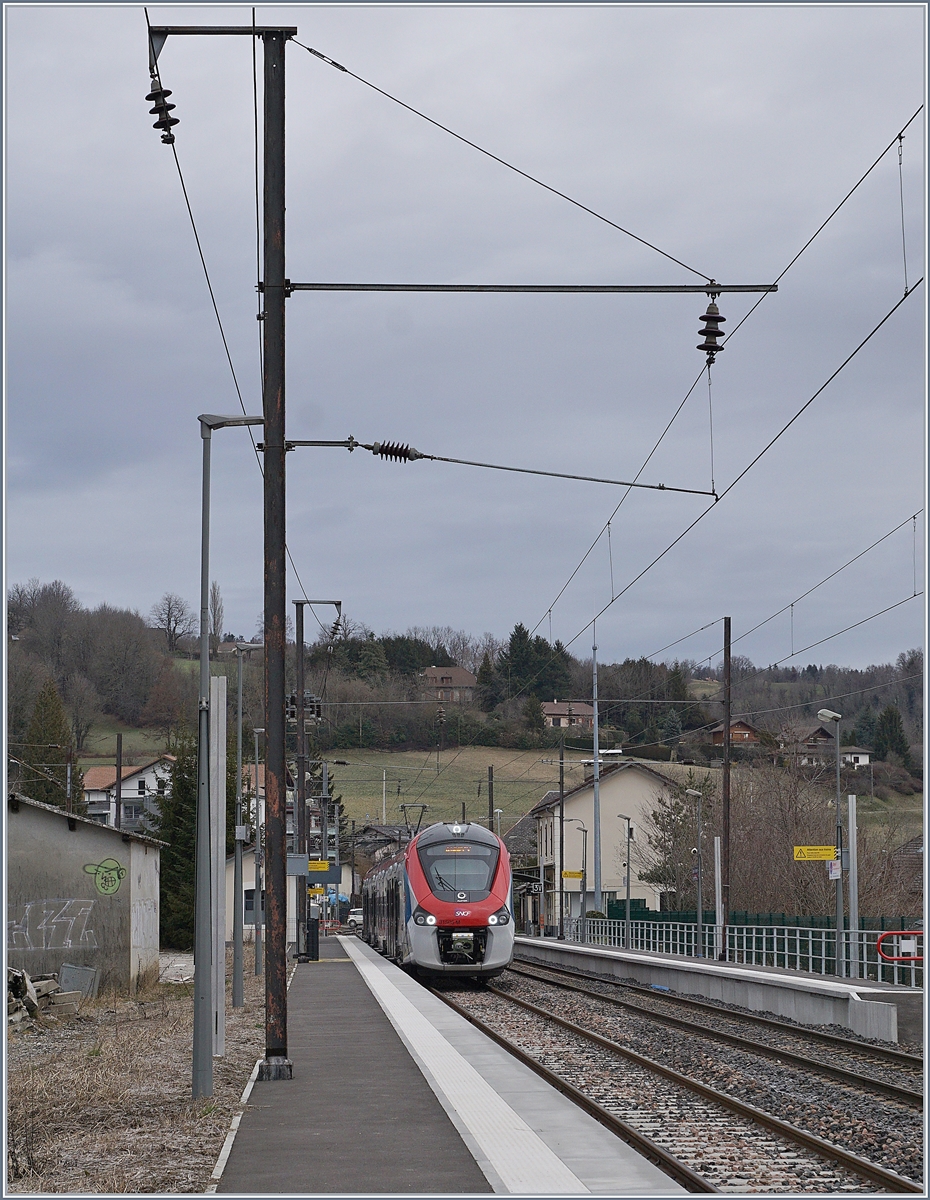 The SNCF Coradia Polyvalent régional tricourant Z 31505 on the way to Annecy by his stop in Groisy Thorens la Caille.

13.02.2020