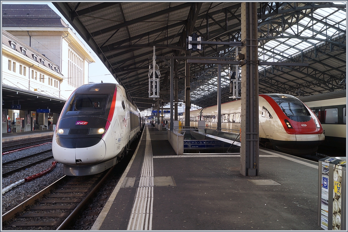 The SNCF InOui TGV 4404 runs for Lyria in Lausanne.

04.12.2019