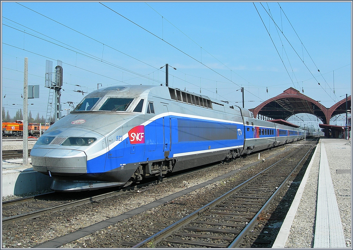 The SNCF TGV 523 in Strasbourg.
10.04.2007