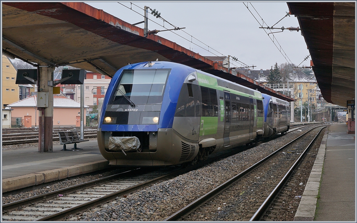 The SNCF X 73722 and the X 73593 in Belfort are waiting his departure to Besançon Viotte.
11.01.2019