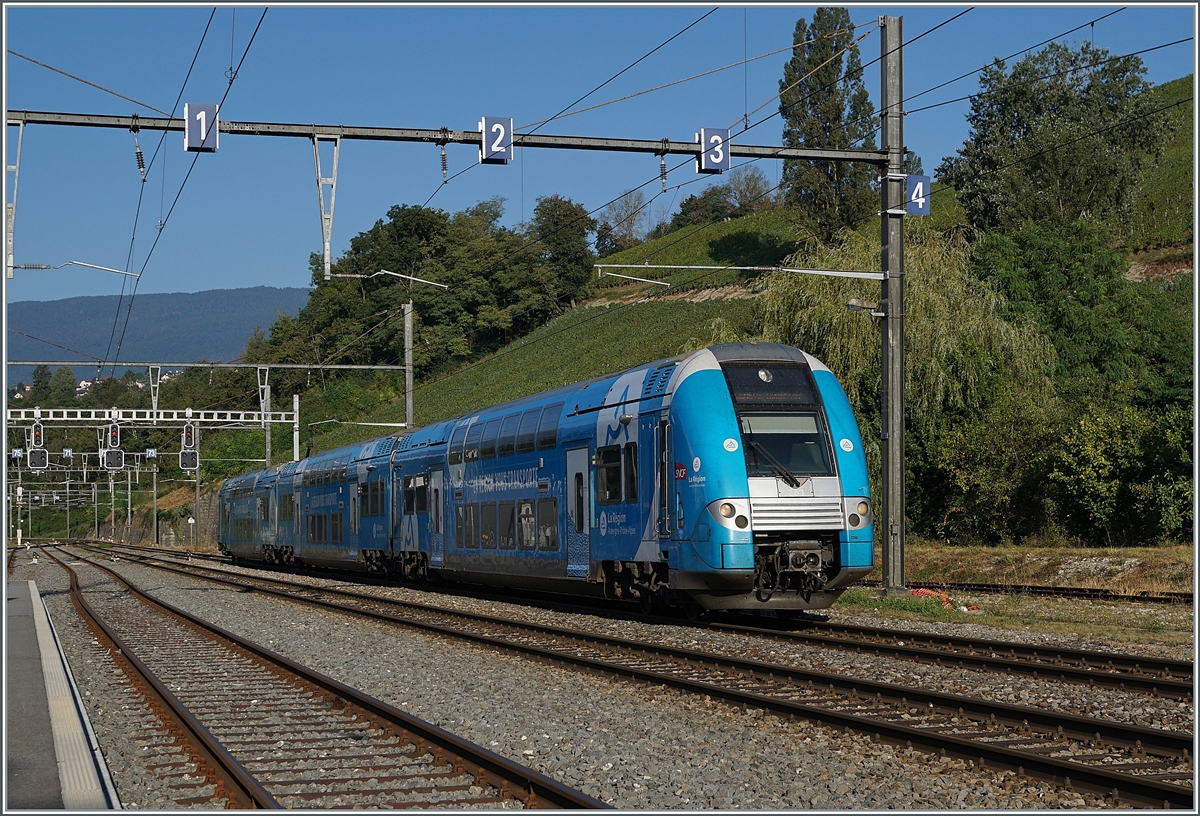 The SNCF Z 24353  Computermouse  on the way from Grenoble to Geneva in La Plaine. 

06.09.2021