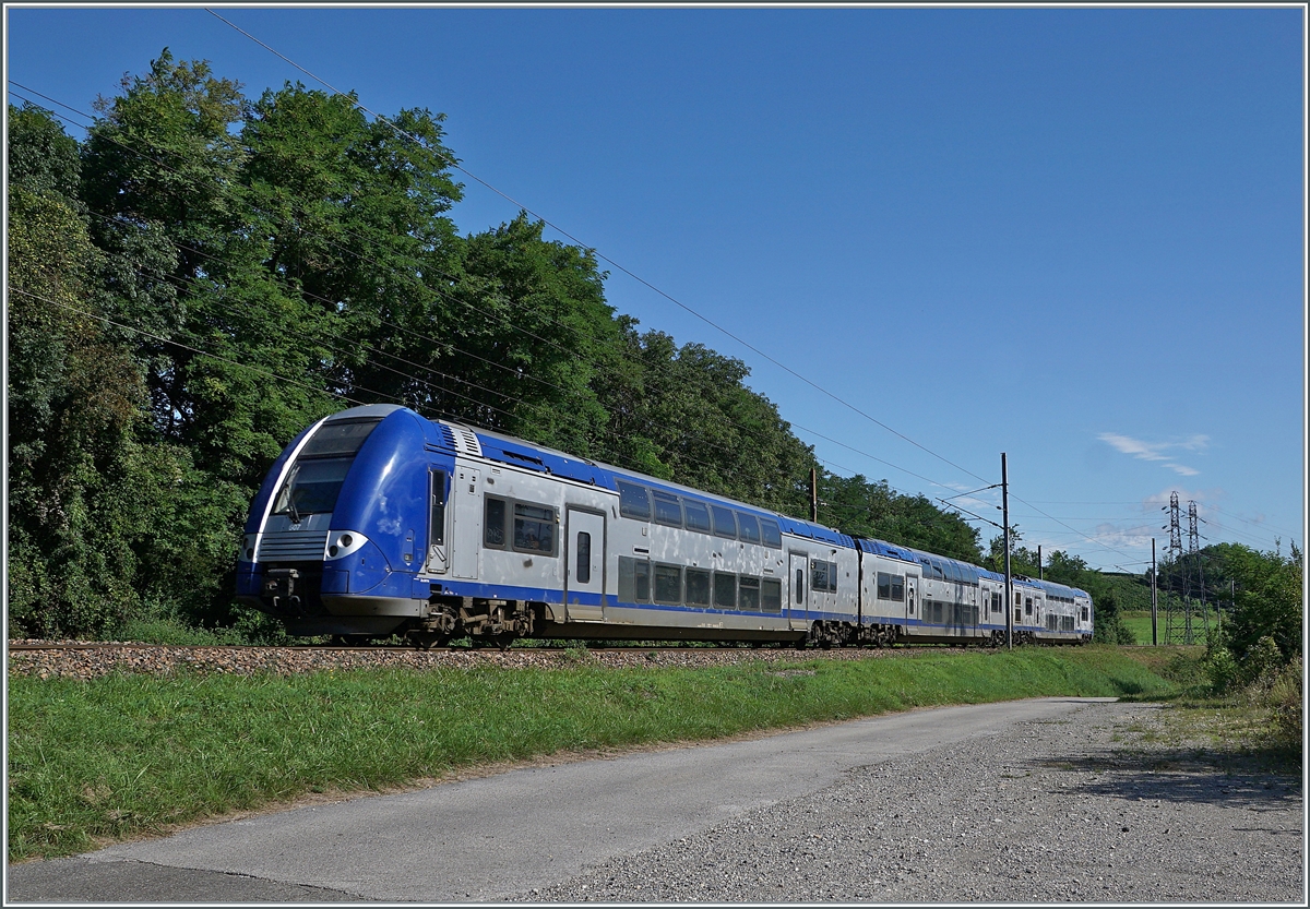 The SNCF Z 24607  Computermouse  on the way to Valace Ville near Pougny. 

16.08.2021