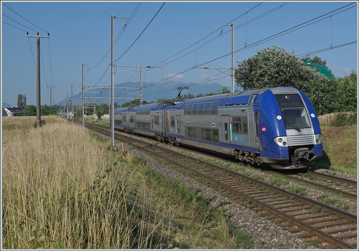 The SNCF Z 24633 on the way from Valence to Geneve by by Bourdigny.

19.07.2021