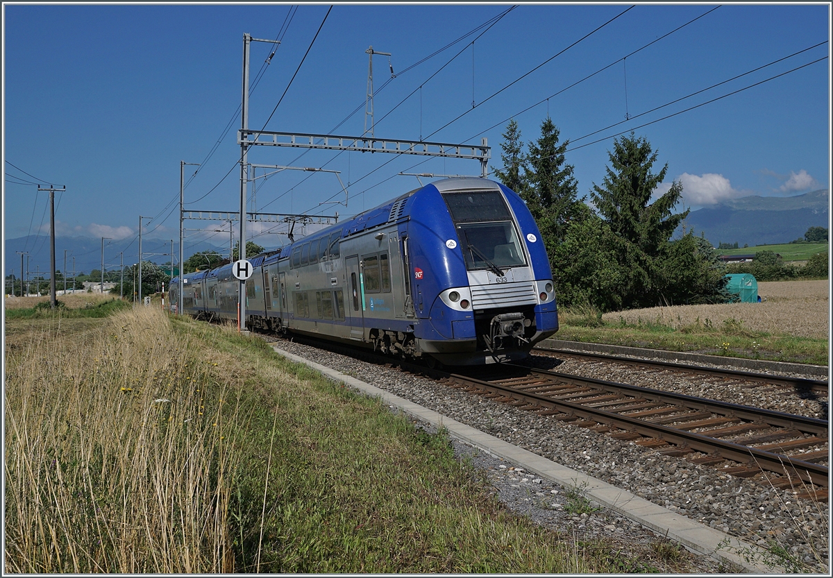 The SNCF Z 24633 on the way from Geneva to Valence by Bourdigny.

19.07.2021