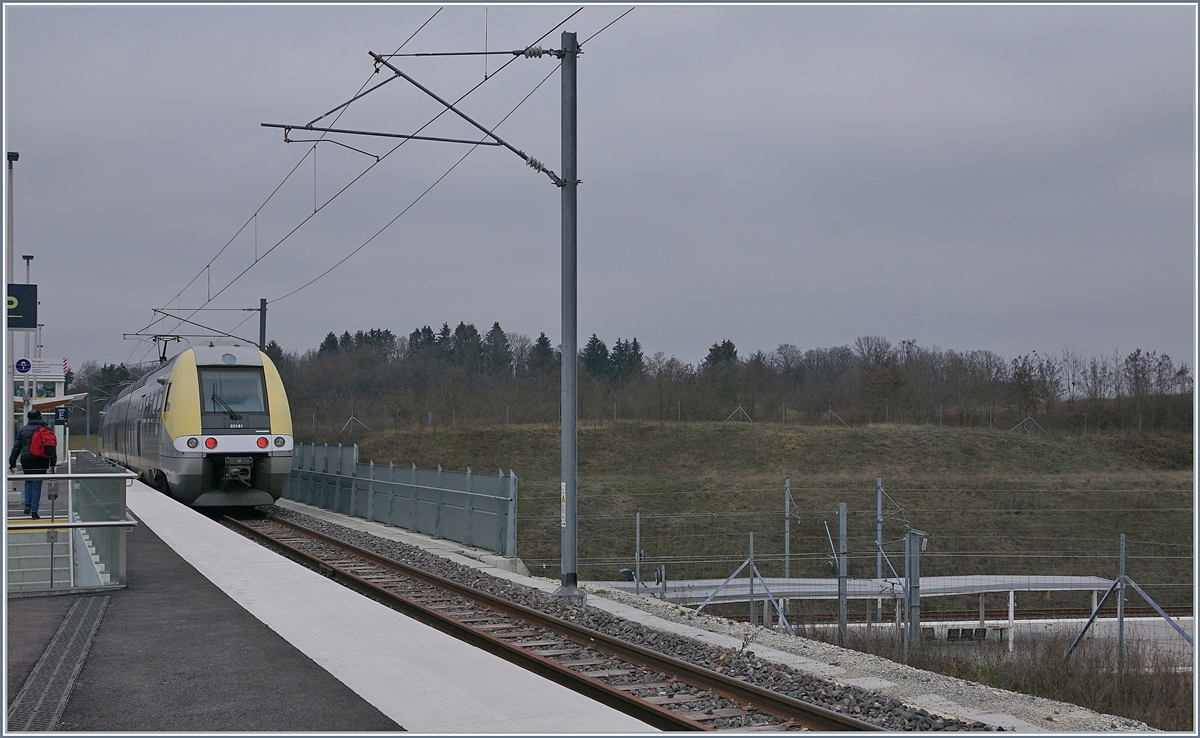 The SNCF Z 27582 in the new Statin of Meroux TGV.
15.12.2018