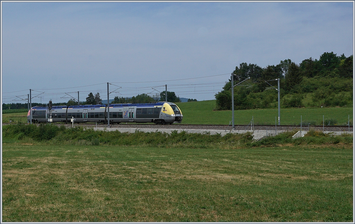 The SNCF Z 27735/736 is arriving at Meroux TGV. 

06.07.2019