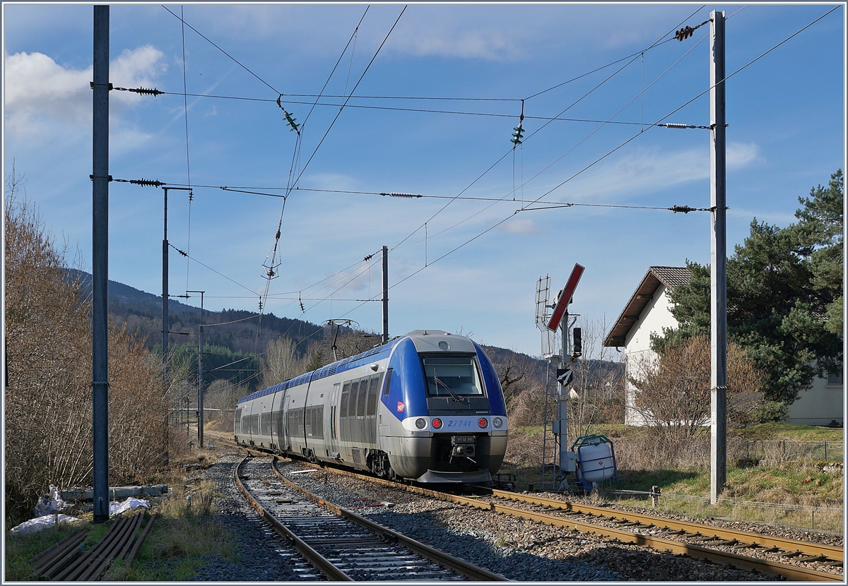 The SNCF Z 27741 from St-Gervais to Bellegarde is leaving the St-Pierre en-Faucigny Station. 21.02.2020