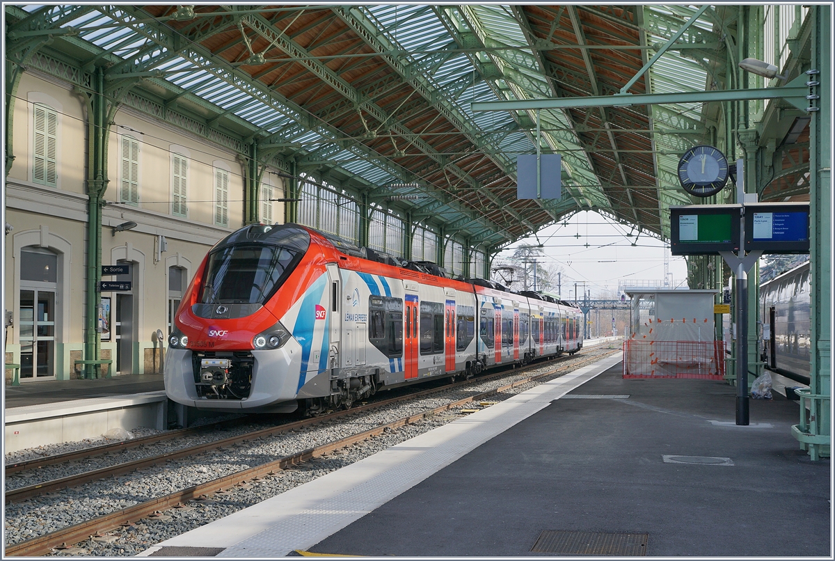 The SNCF Z 31500 M (Coradia Polyvalent régional tricourant) in the Evian Station.

08.02.2020