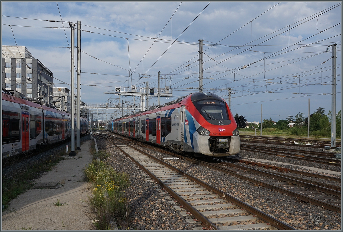 The SNCF Z 31501 M and an other Coradia Polyvalent régional tricourant comming from Coppet are arriving in Annemasse.

28.06.2021
